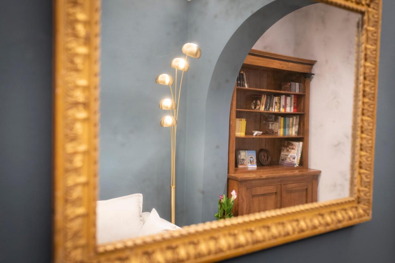 Dimora D'azeglio With Private Patio Apartment