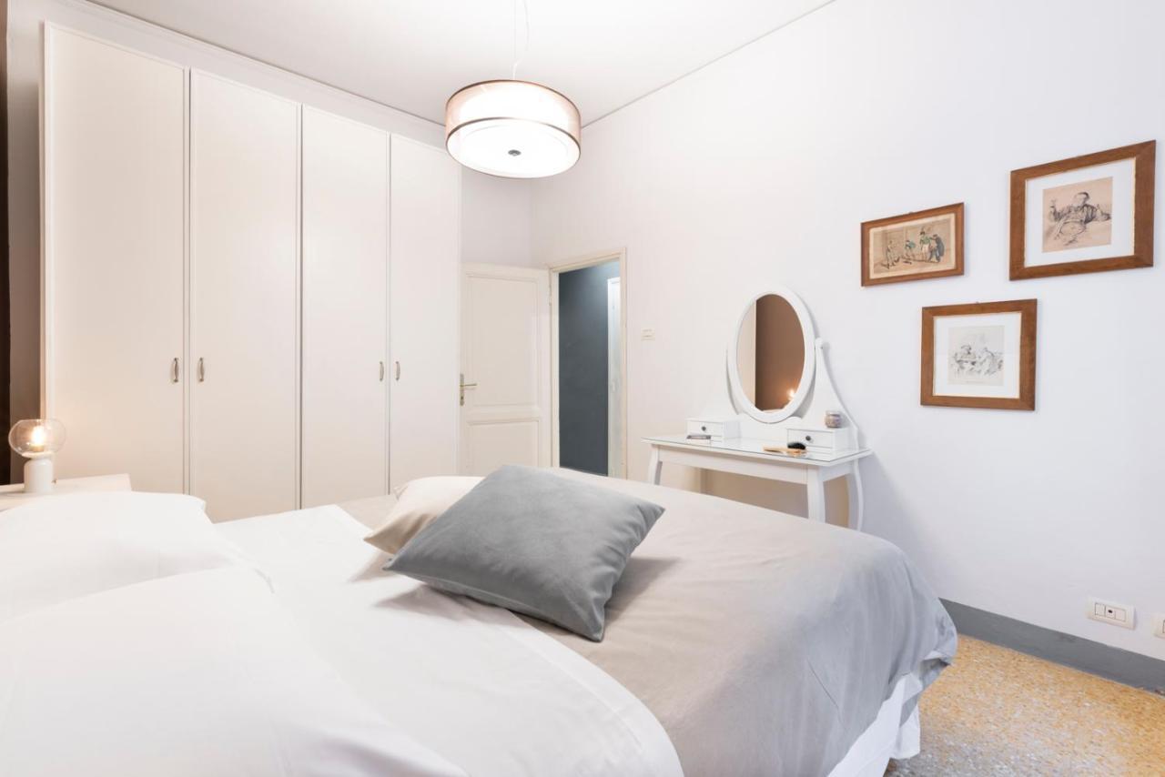 Dimora D'azeglio With Private Patio Apartment